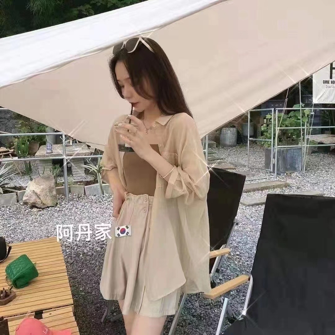 This trendy three-piece summer outfit, a long-sleeved sun-protective top for women, paired with a cardigan, shirt, halter tops and shorts, looks youthful and fashionable detail image 1