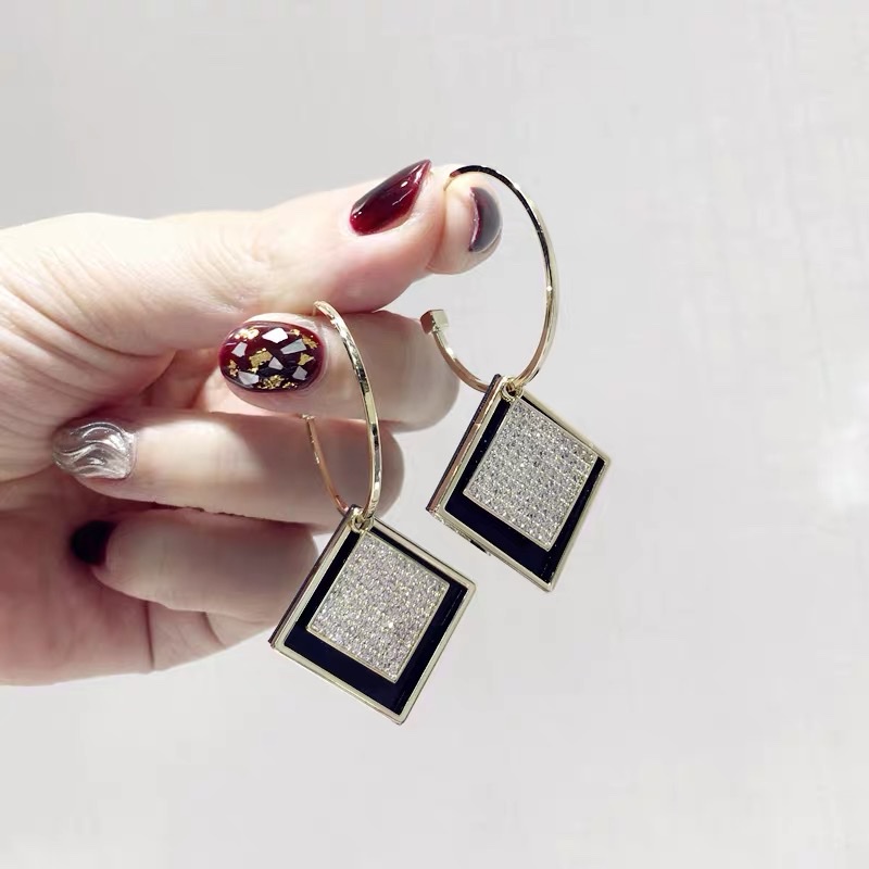 耳环新款秋冬日韩高级感耳饰品黑色系气质网红925银针耳饰耳钉女白底实物图