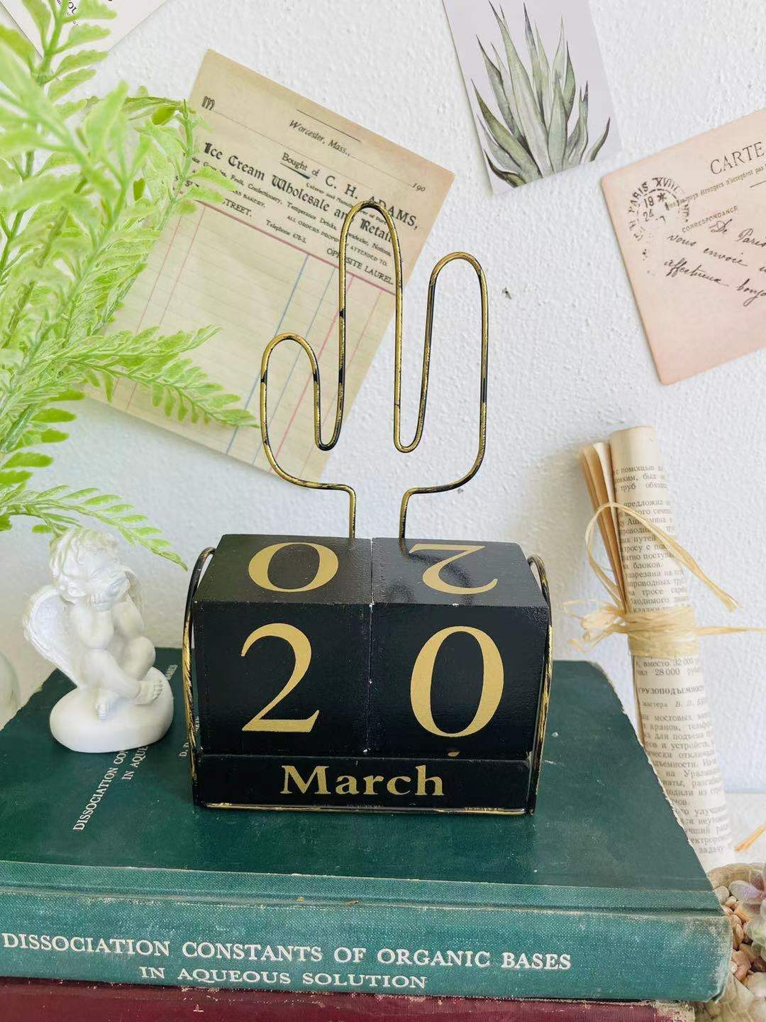 日历/桌面摆件/礼品白底实物图