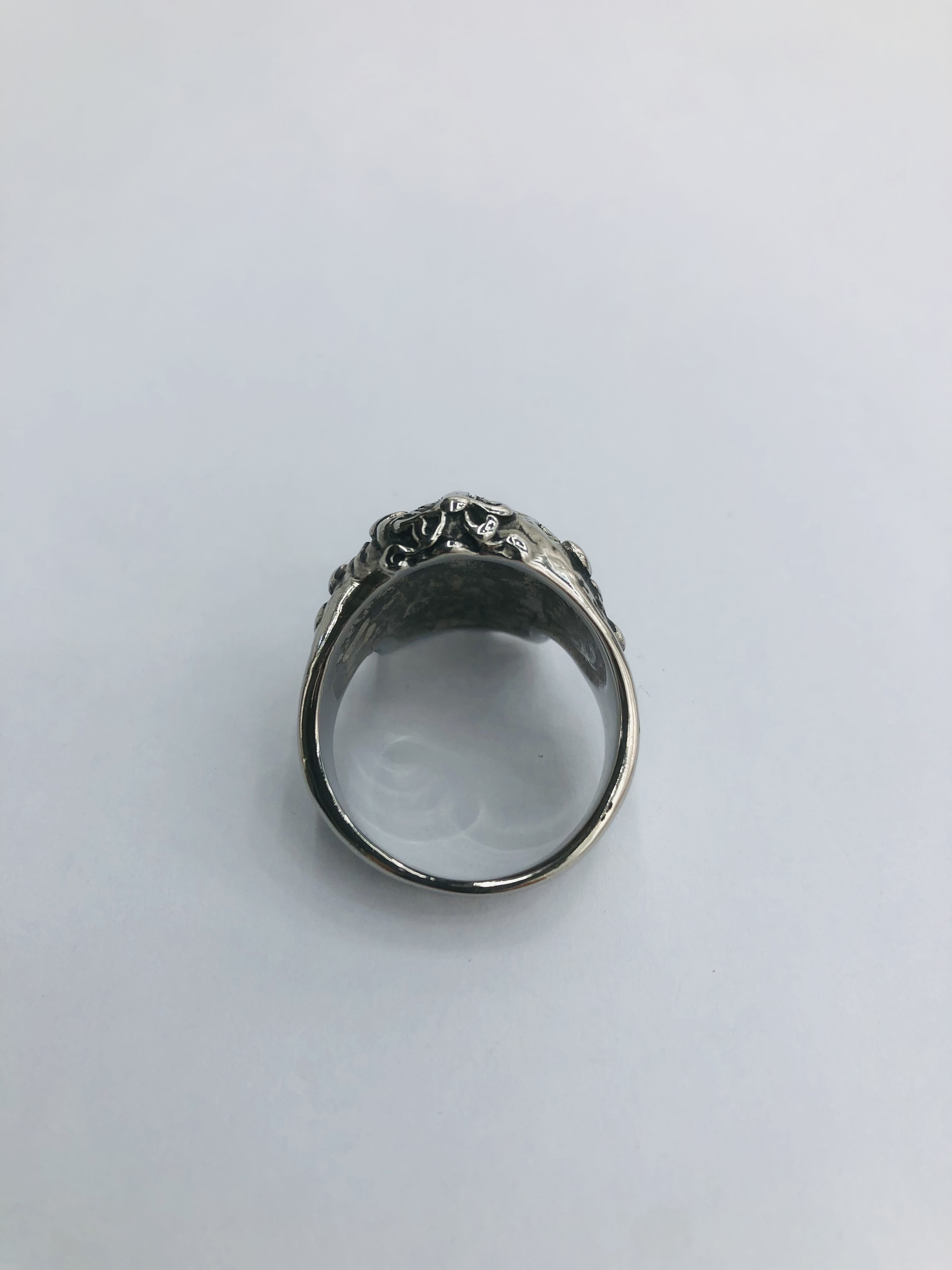 Exaggerated skull Men's stainless steel ring 36 Application Scenario
