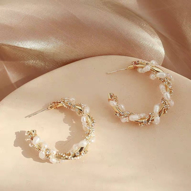 S925 Summer New Style Light Luxury Heavy Industry Small C style Hong Kong style hand-wound pearl earrings, trendy and elegant earrings for women Item Picture