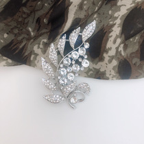 Rhinestone alloy brooch ~