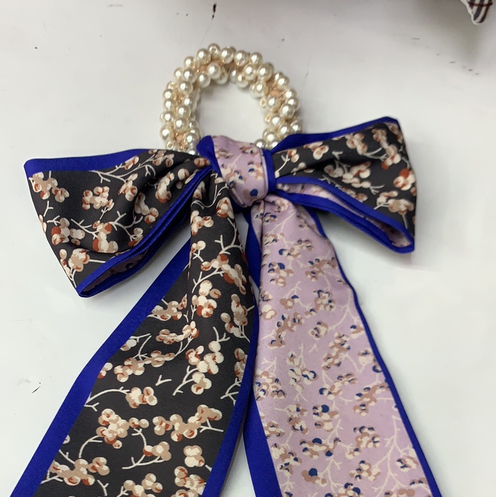 Pearl Streamer Blue Floral