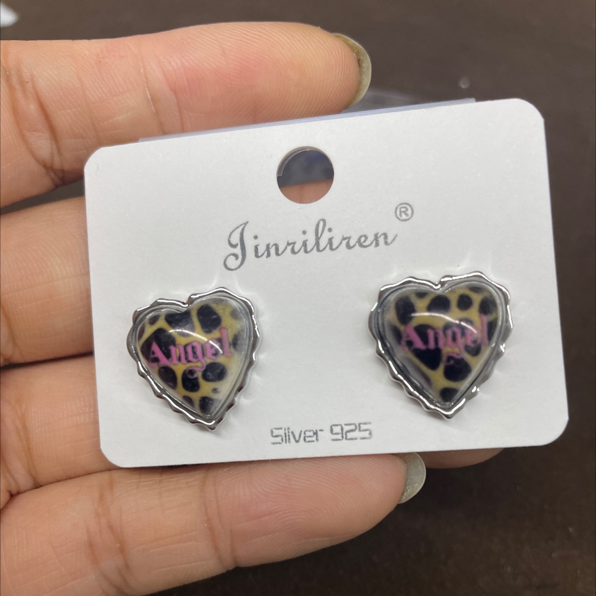 Today's Beauty Korean version of the heart-shaped design style stud earrings is simple and elegant Specification image