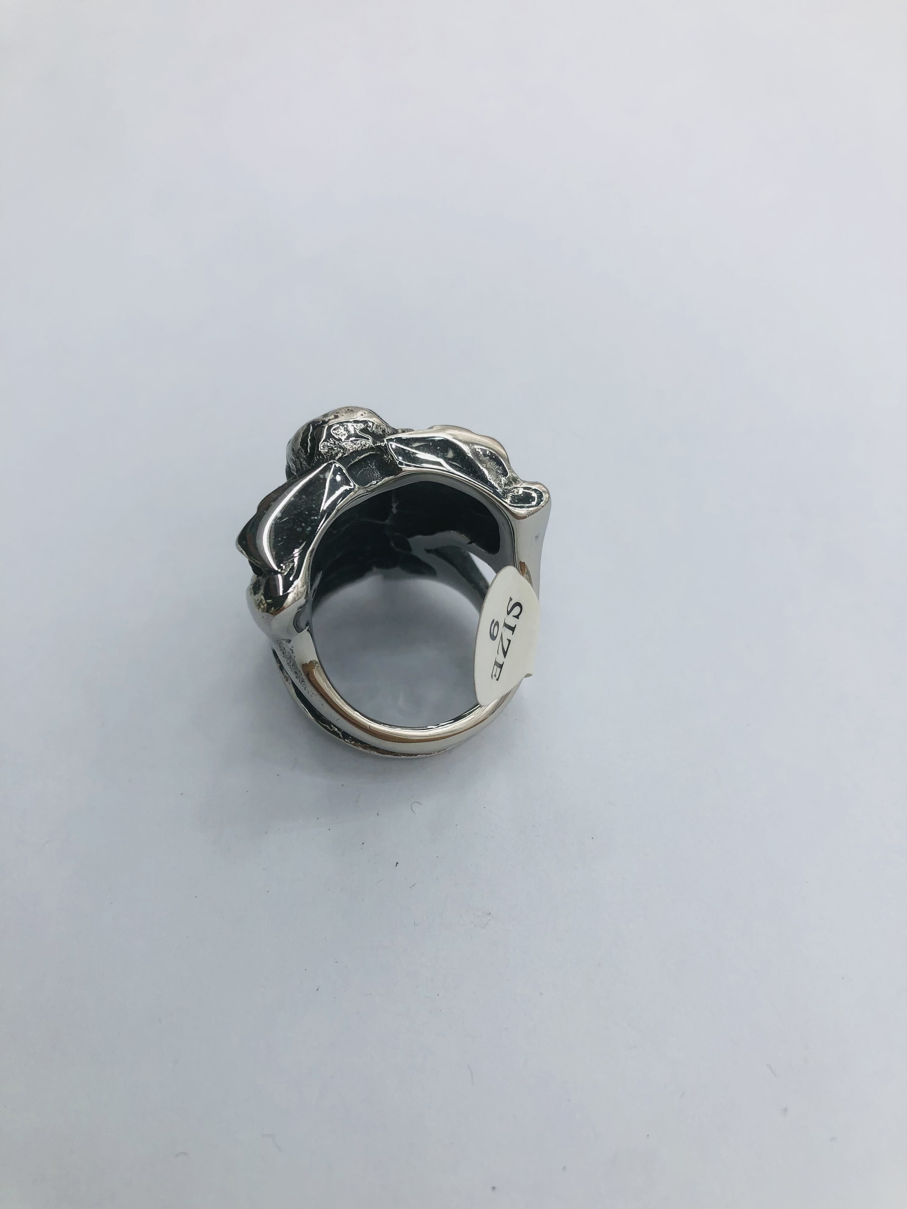 Exaggerated skull Men's stainless steel ring 74 Application Scenario