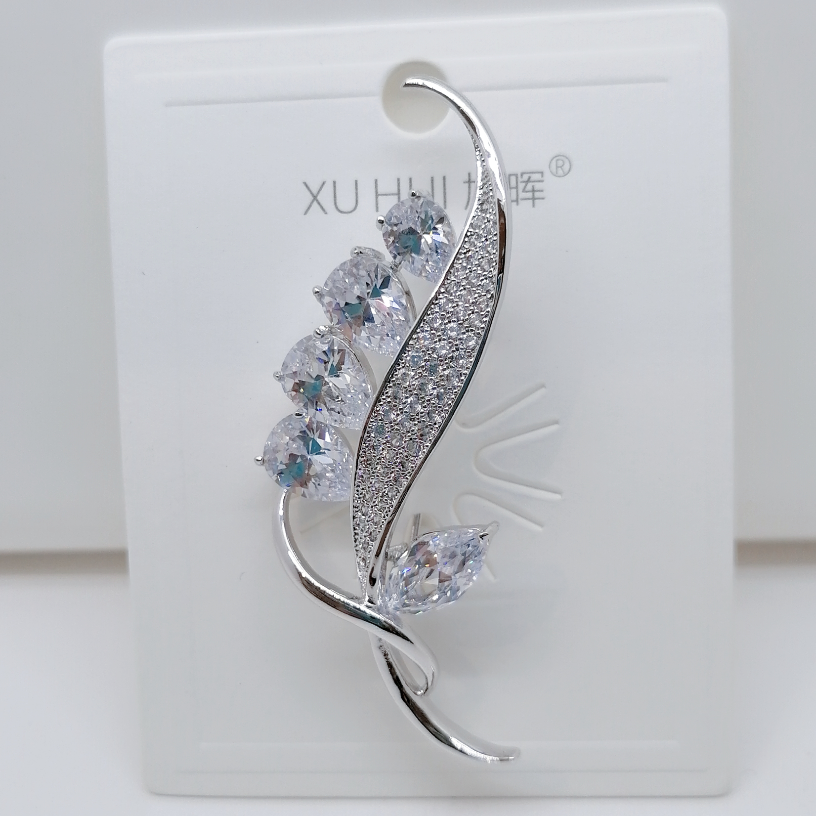 High quality zircon brooch thumbnail