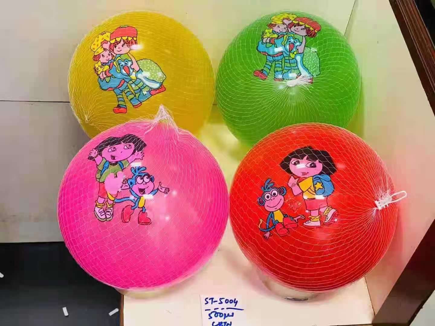 9-inch small fish labeled handle ball mixed model, 22-centimeter dinosaur labeled ball, children's stress-relieving and pressure release ball, PVC elastic ball with cartoon pattern mixed, factory direct sales Application Scenario