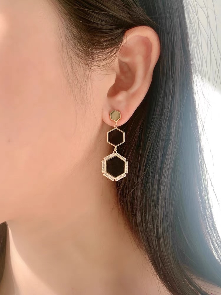 New trendy Korean-style geometric earrings for women, long autumn and winter earrings in 2021 details Picture