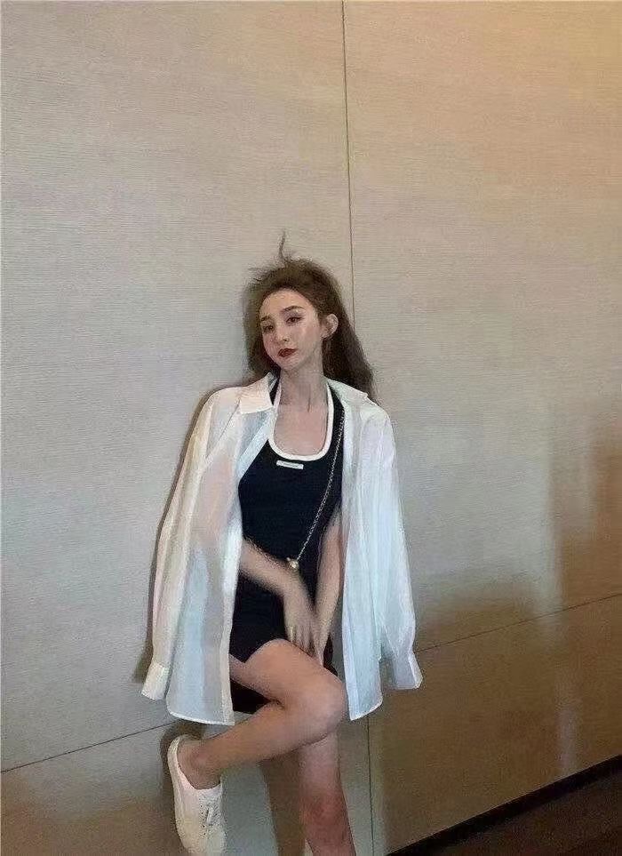 Stylish and hot girl halter dress, fashionable set, eye-catching shirt, casual style skirt, two-piece set for women's summer Specification image