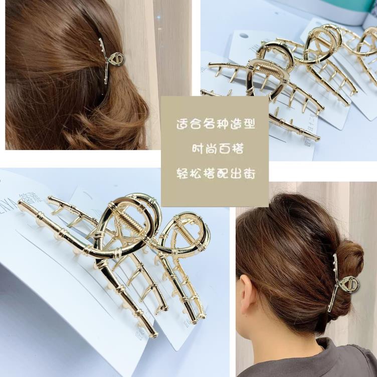 金属网红衣架乱