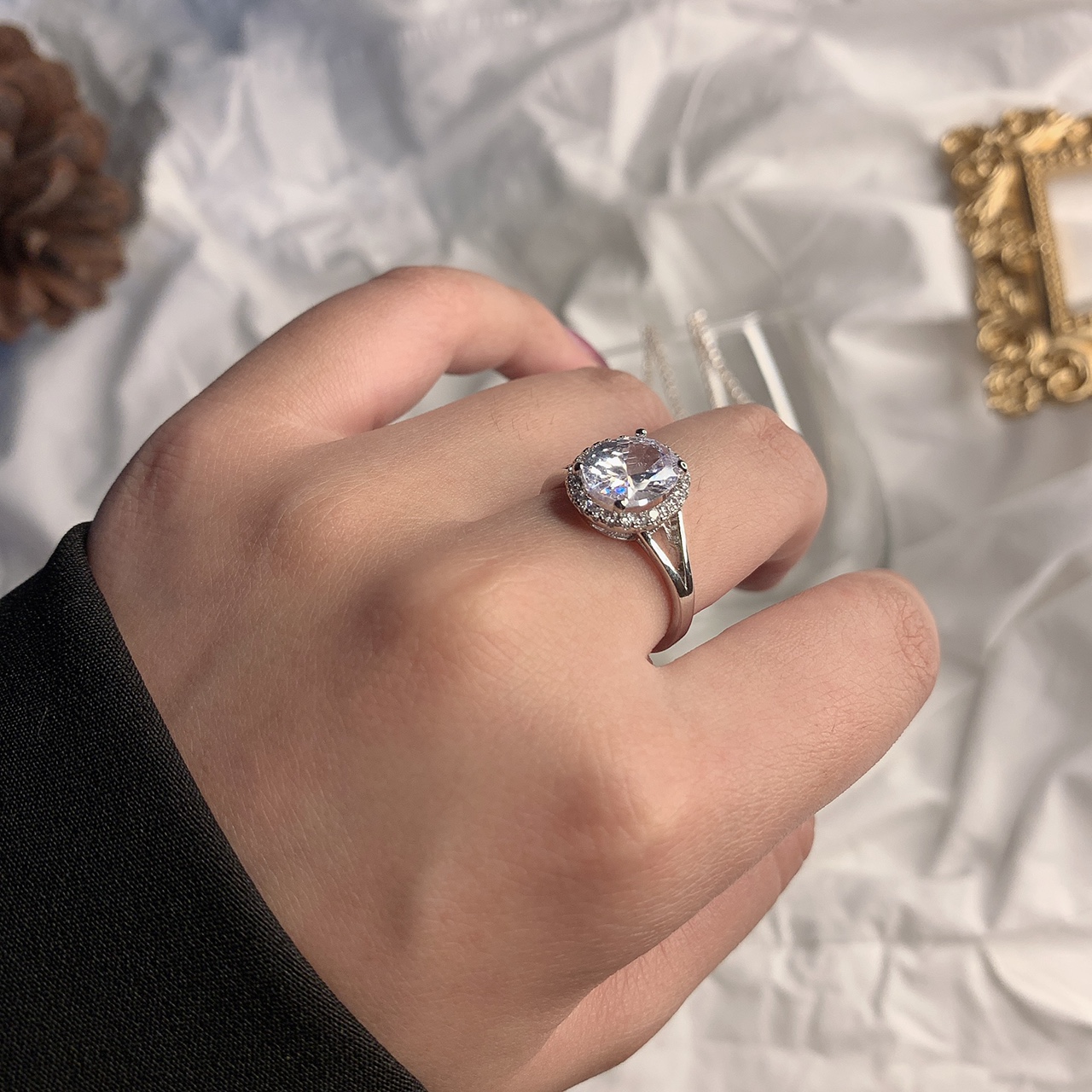 Zircon ring women's wedding ring custom high-grade sense big main stone pigeon egg ring temperament elegant simple atmosphere commuting ring jewelry wholesale