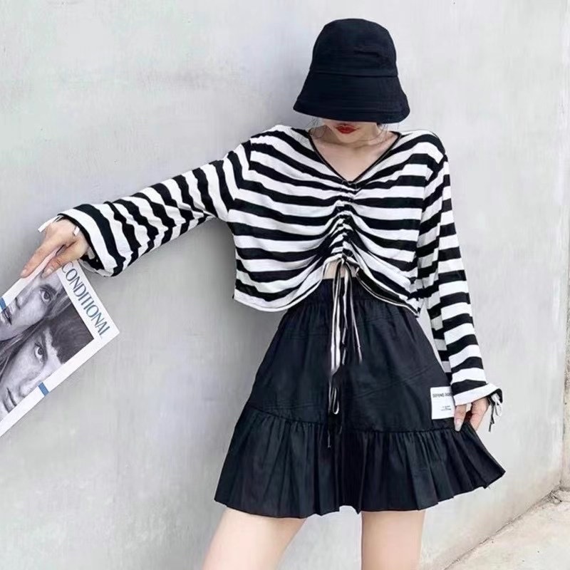 Junxi Cool Girl Set: Women's thin, salty and sweet summer striped T-shirt, long sleeves + high-waisted half-length A-line skirt Item Picture