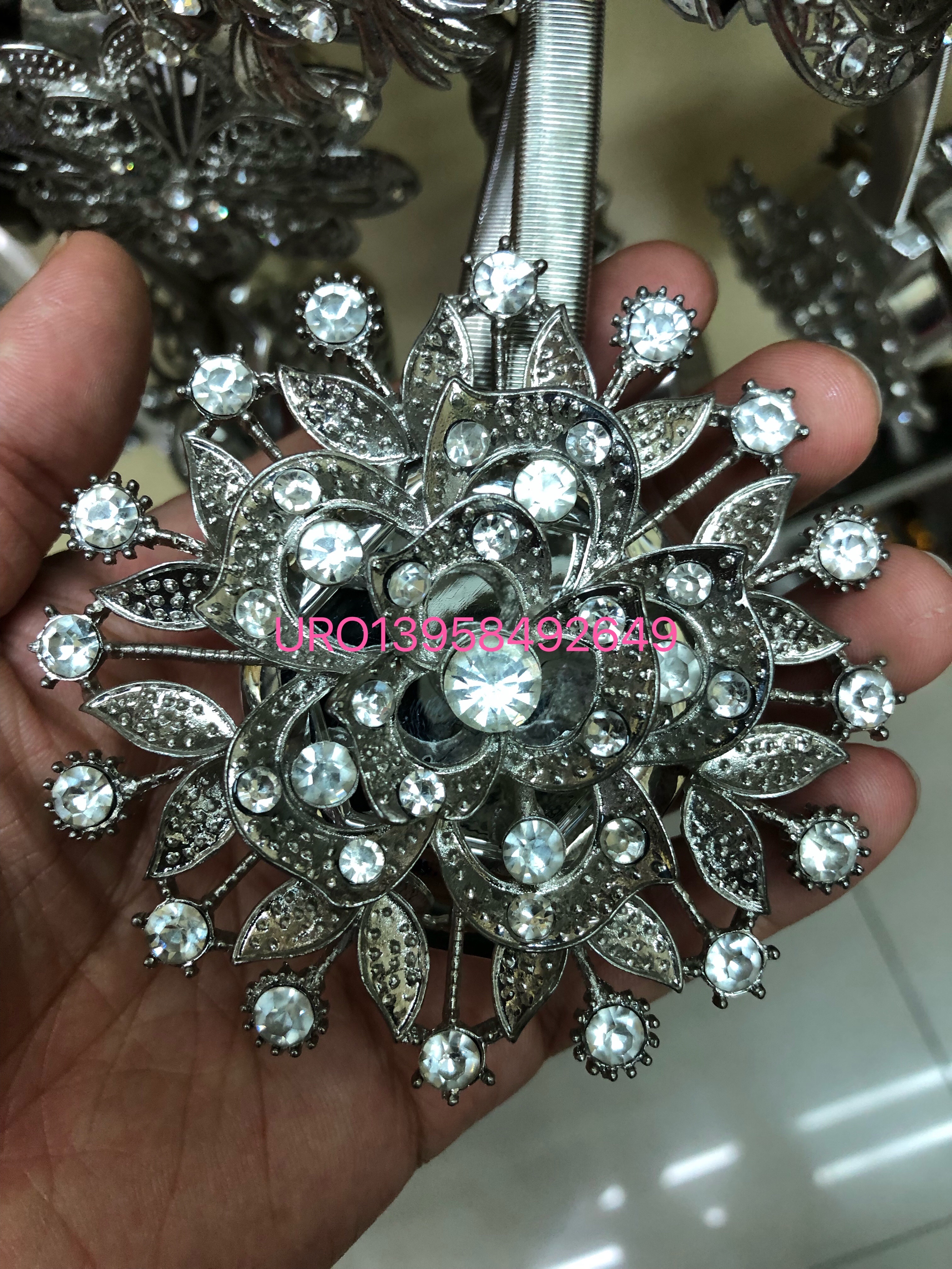 URO brand European classic Roman pole creative accessories, no installation required, direct snap curtain accessories, metal dot drill curtain accessories, Roman pole accessories detail image 6