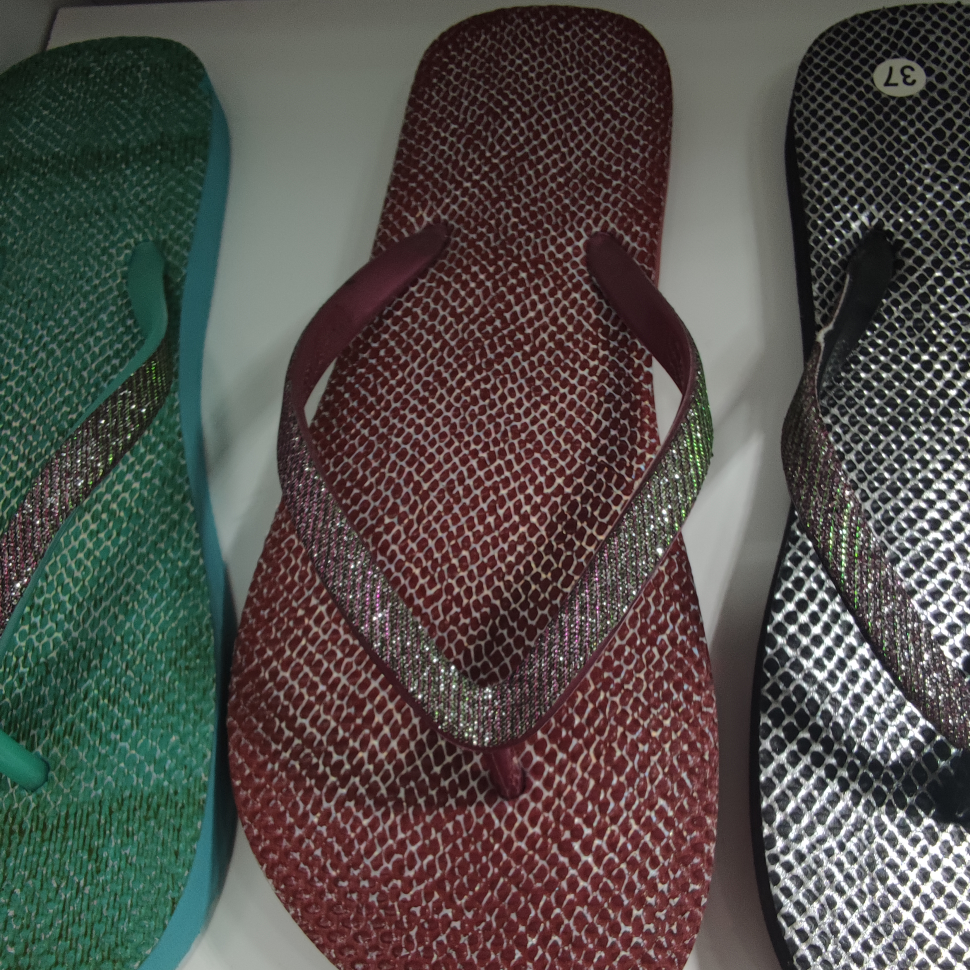 Herringbone snake pattern red