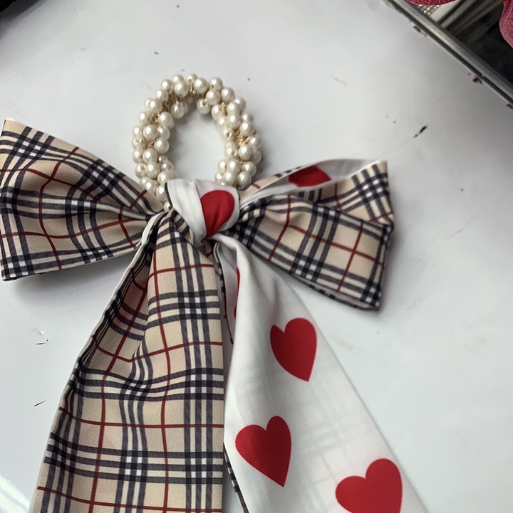 Pearl Ribbon Check Heart