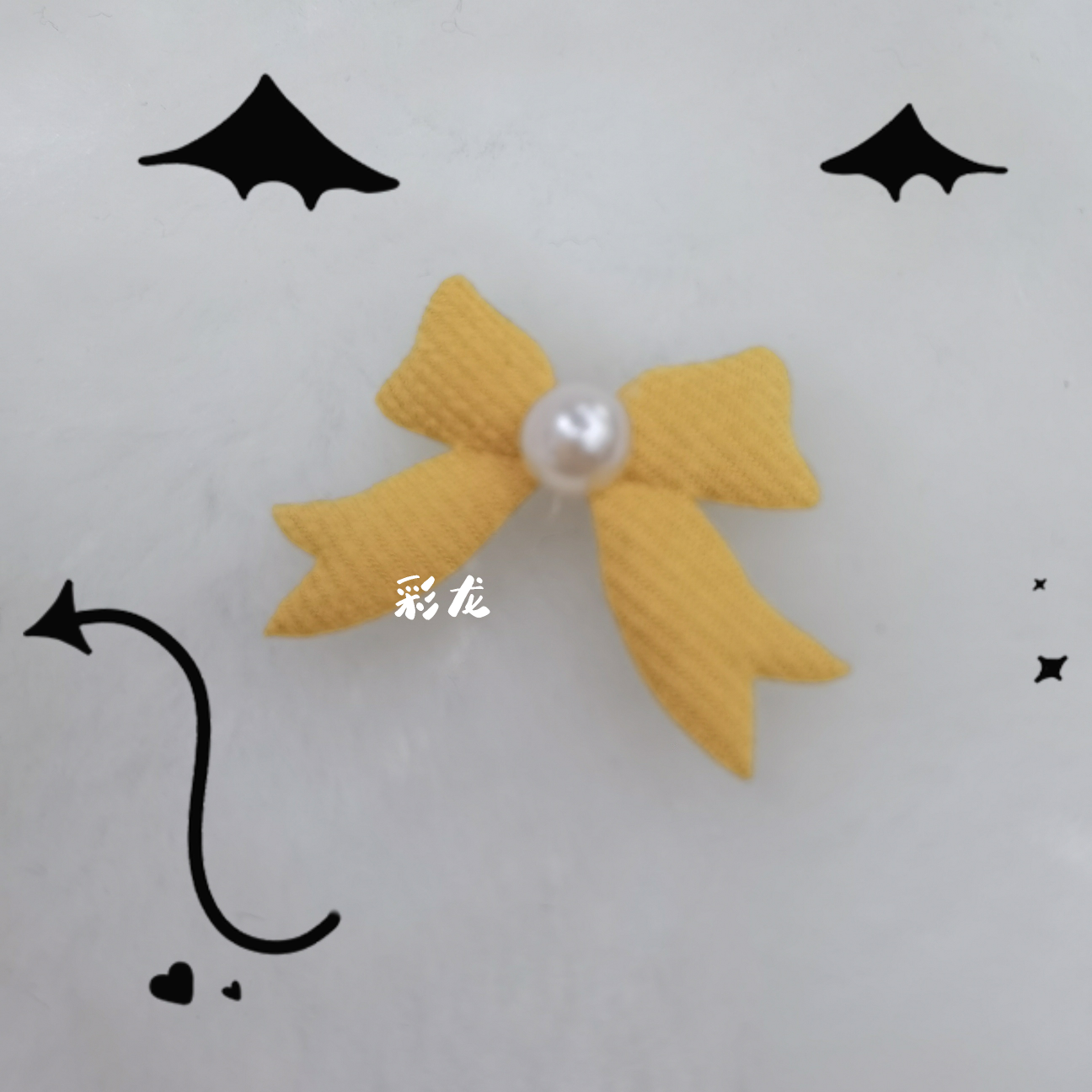 飘带小蝴蝶结金黄色，圣诞，玩具，服装，工艺，喜庆，饰品，文具，卡片，包装，等等各种厂品上都可以撘配