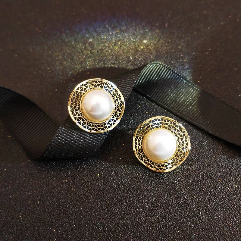 Straw hat flat beads