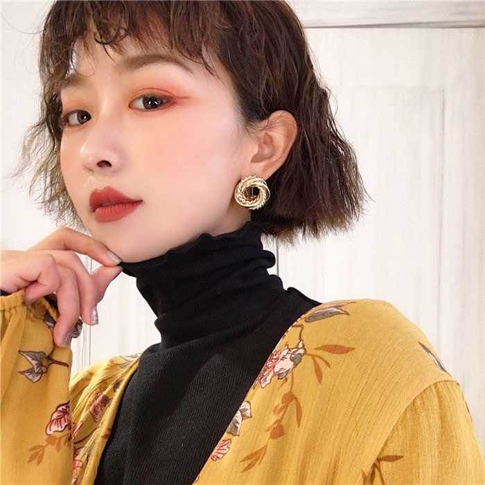 Retro, unique and exquisite circular stud earrings for women, pure silver design, French style earrings, 2021 new trendy and simple earrings details Picture