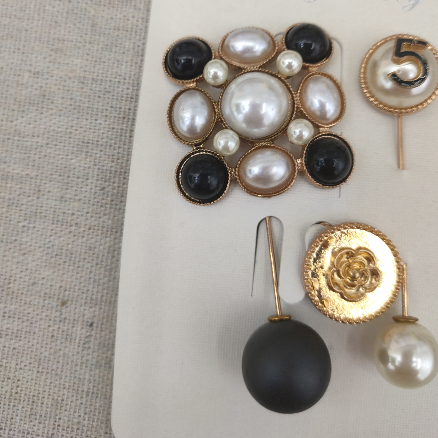 Korean Fashion small fragrance set Brooch Corsage pin Korean Luxury Atmospheric Coat sweater pin Cardigan Pearl 5 accessories women