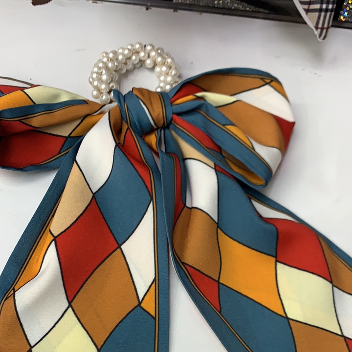 Pearl Streamers Colored Check