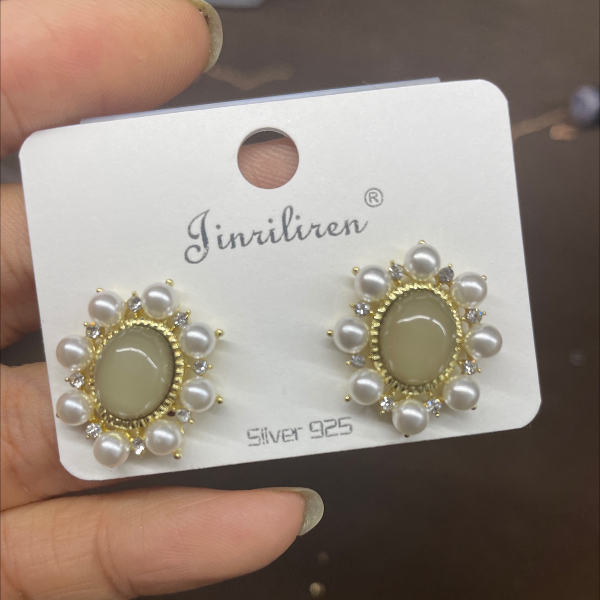 Today's Beauty Korean version oval pearl stud earrings are elegant and of high quality Specification image