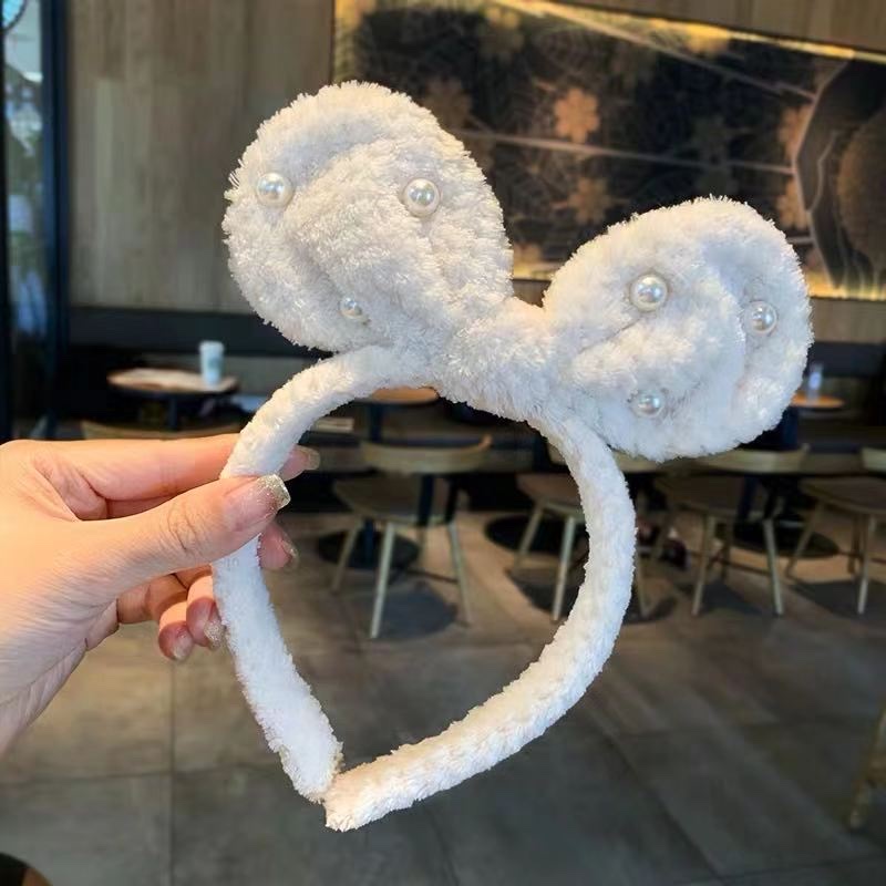 Sheep cake wool round ear bow head buckle Application Scenario