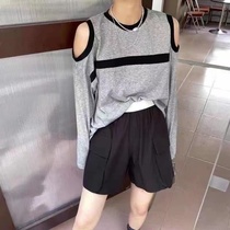 Off-the-shoulder long sleeves