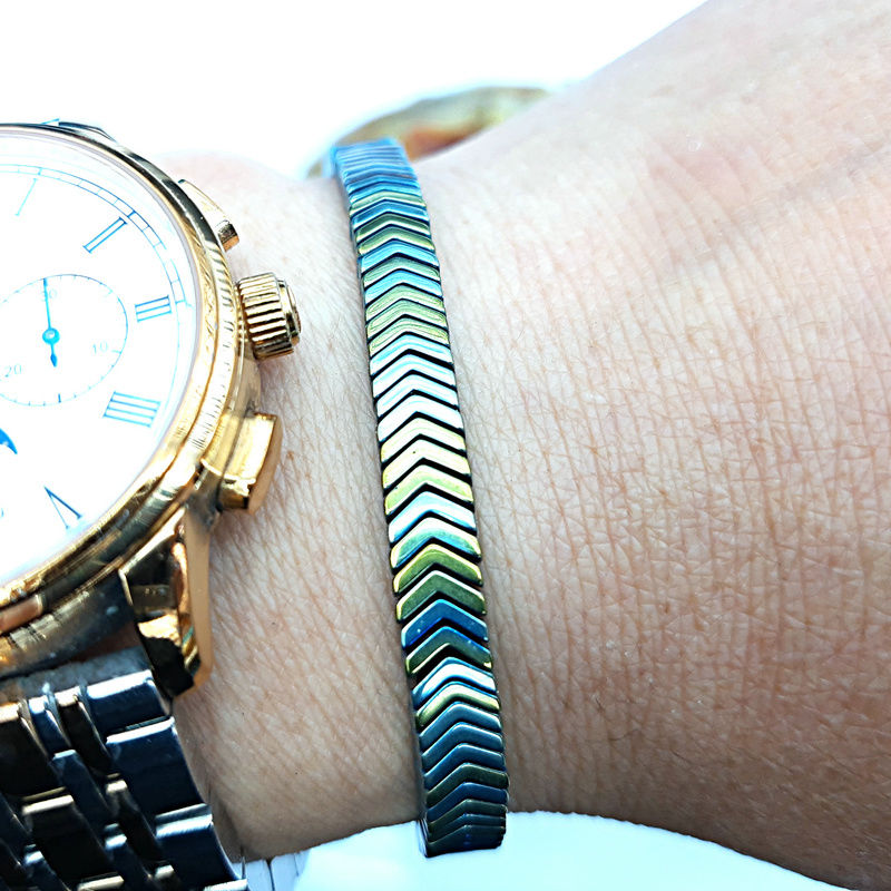 7*1V形赤铁矿手链详情图8