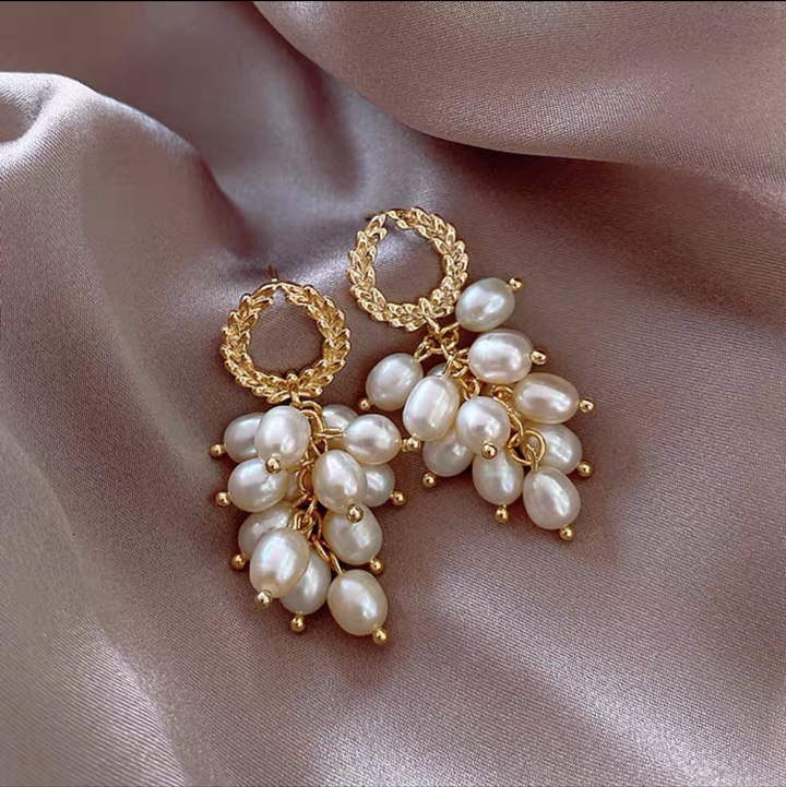 Stud earrings poi
