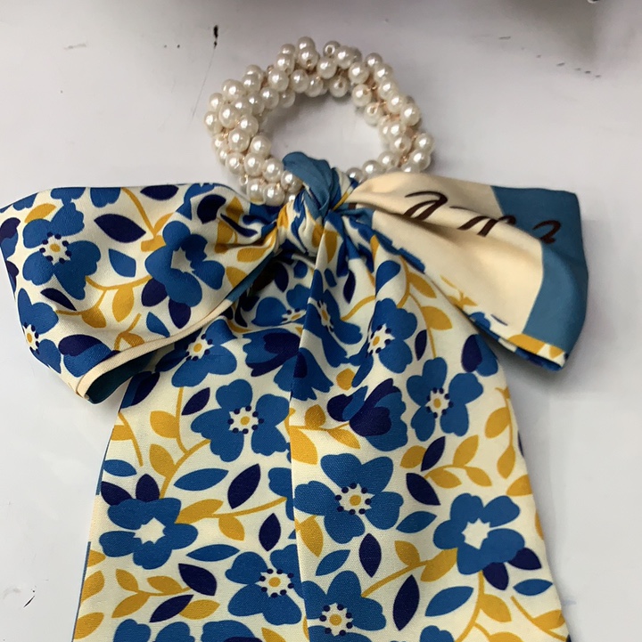 Blue Flower With Pearl Streamer