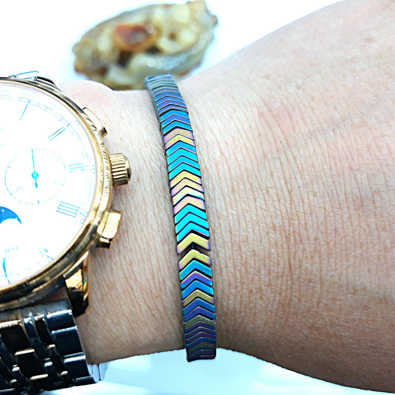 7*1V形赤铁矿手链详情图6