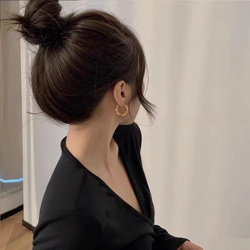 وفي عام 2021، كانت القرنيات الجديدة المفعمة بالهواء المعدني المتصاعد Item Picture