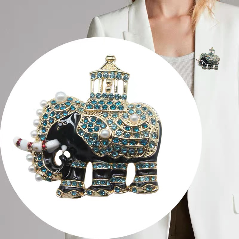 Upscale diamond-encrusted men's elephant brooch women's blue elephant brooch suit coat corsage accessories gifts