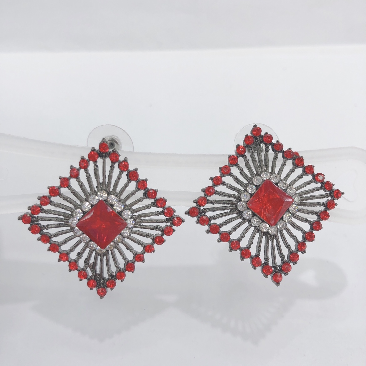 Festive square hollow-out flash diamond trend Korean version of advanced sense of all matching earrings