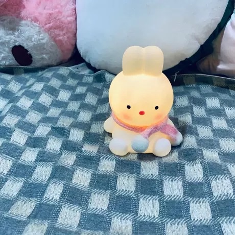 led vinyl night light, duck cartoon, ins creative display item, night market street stall supply, popular illuminated toy, scarf, rabbit pink Application Scenario