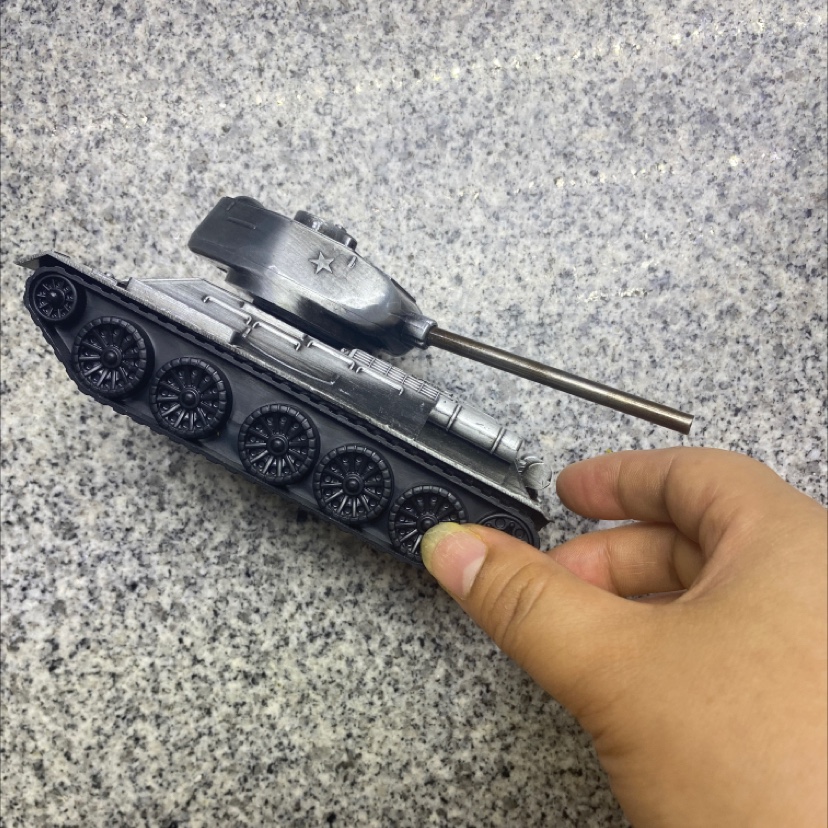 多色坦克产品图