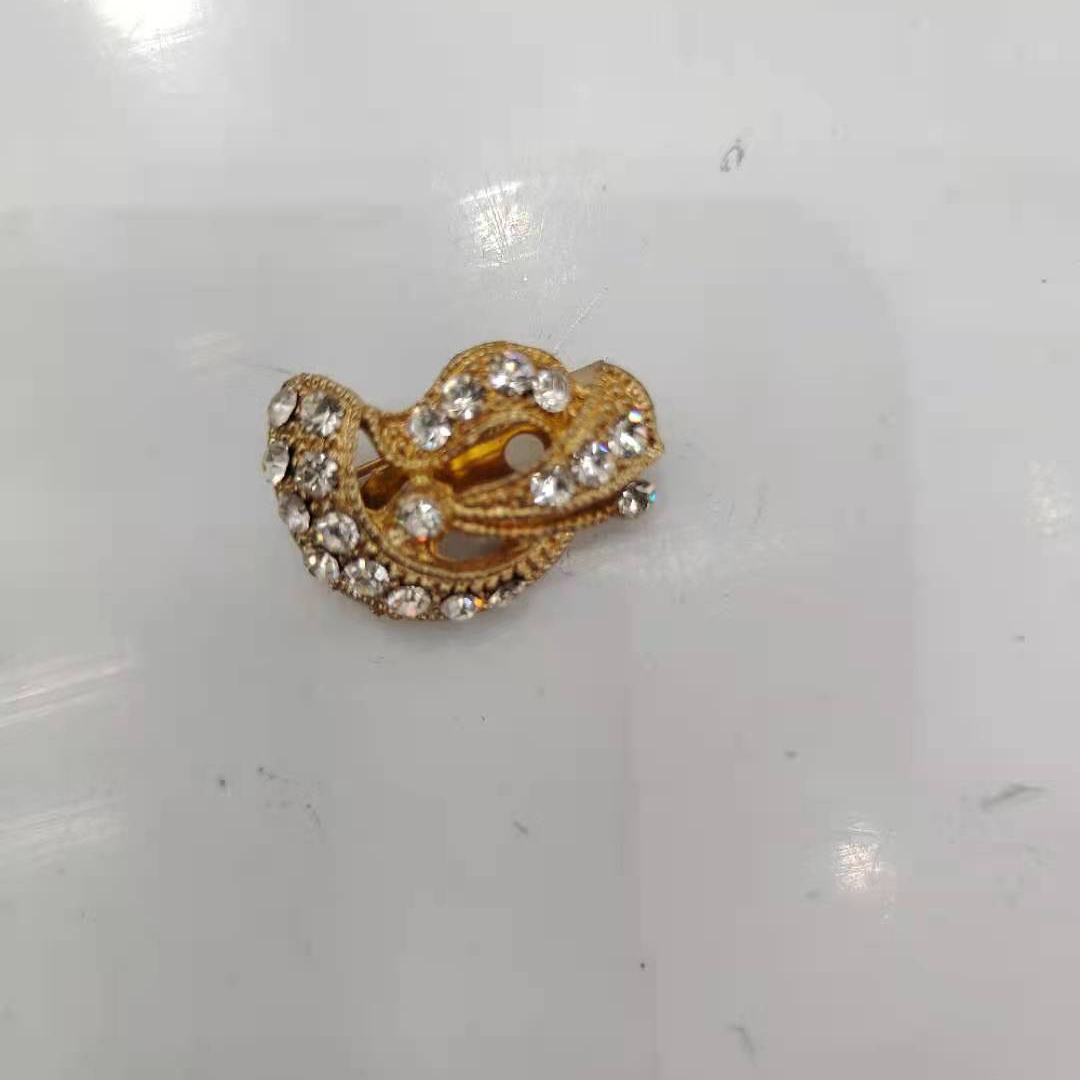 Fashion pin 447