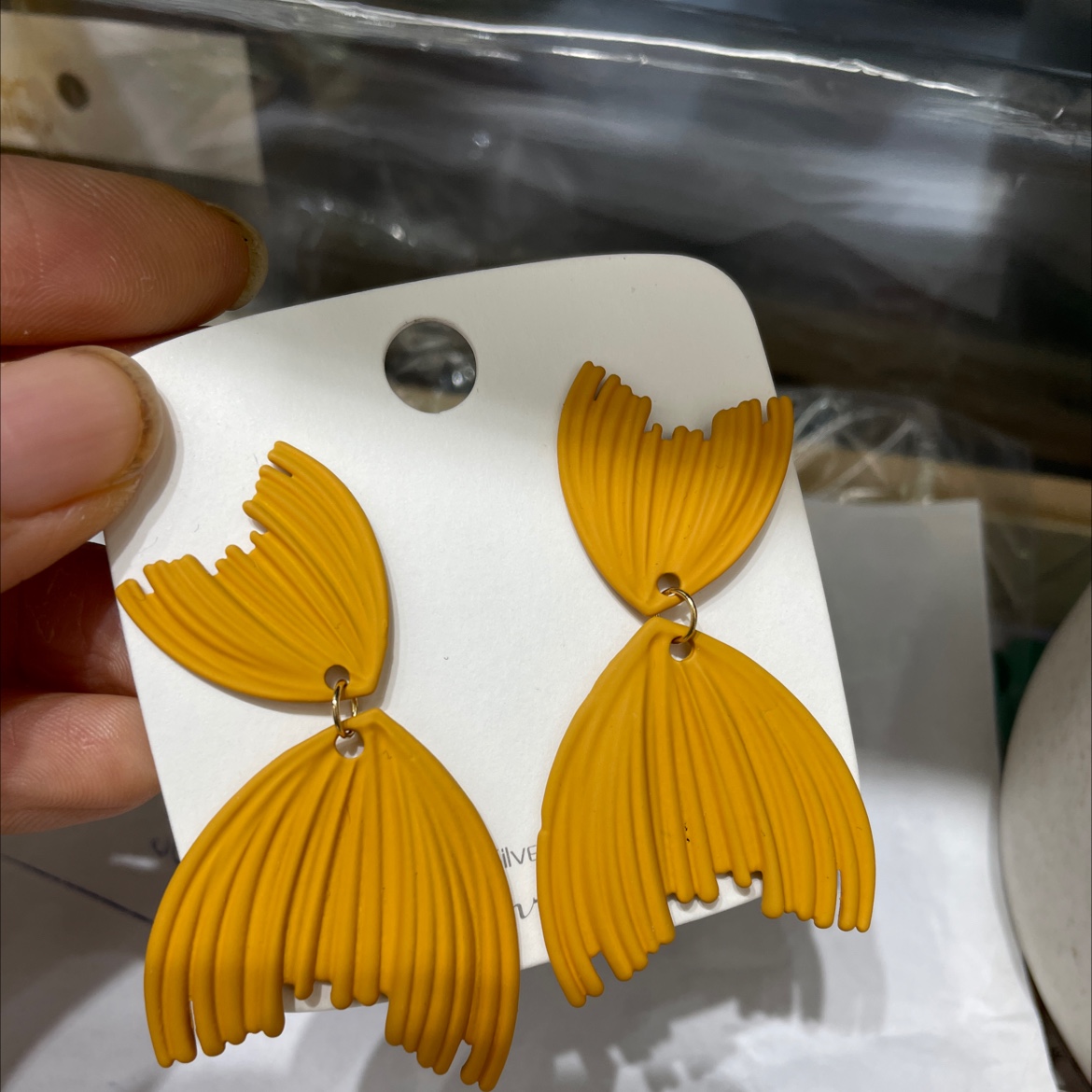 Today beauty Korean version fashion generous design style earrings fishtail thumbnail