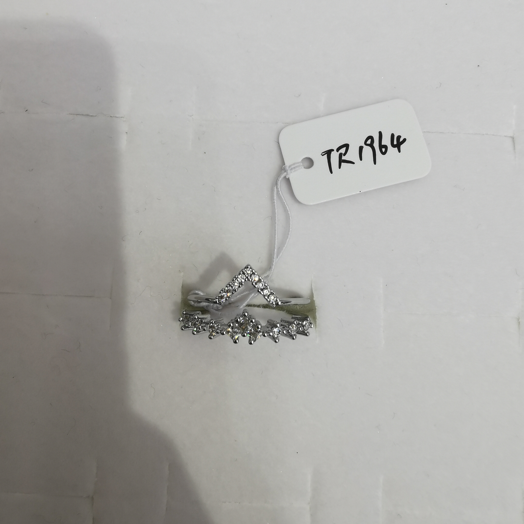 Cut off ring