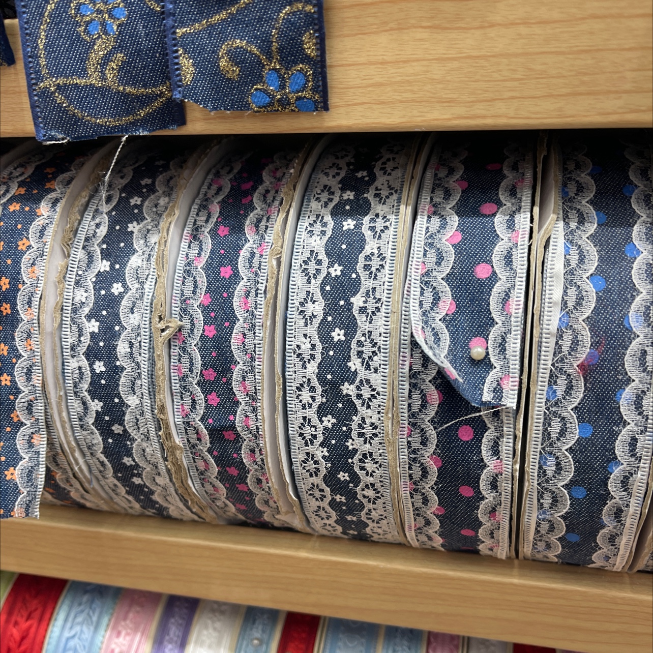 Lace ribbon decoration, ethnic style skirt decoration, clothing decoration details Picture