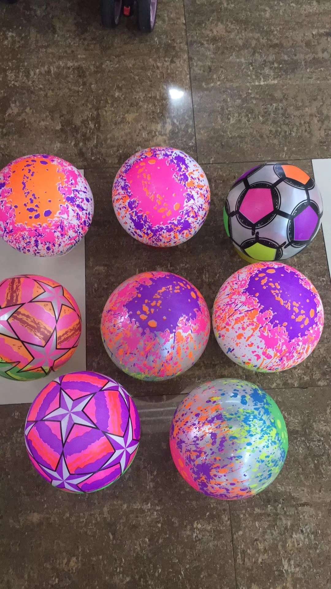 22 cm全印莹光球迷彩球排球足球白底实物图
