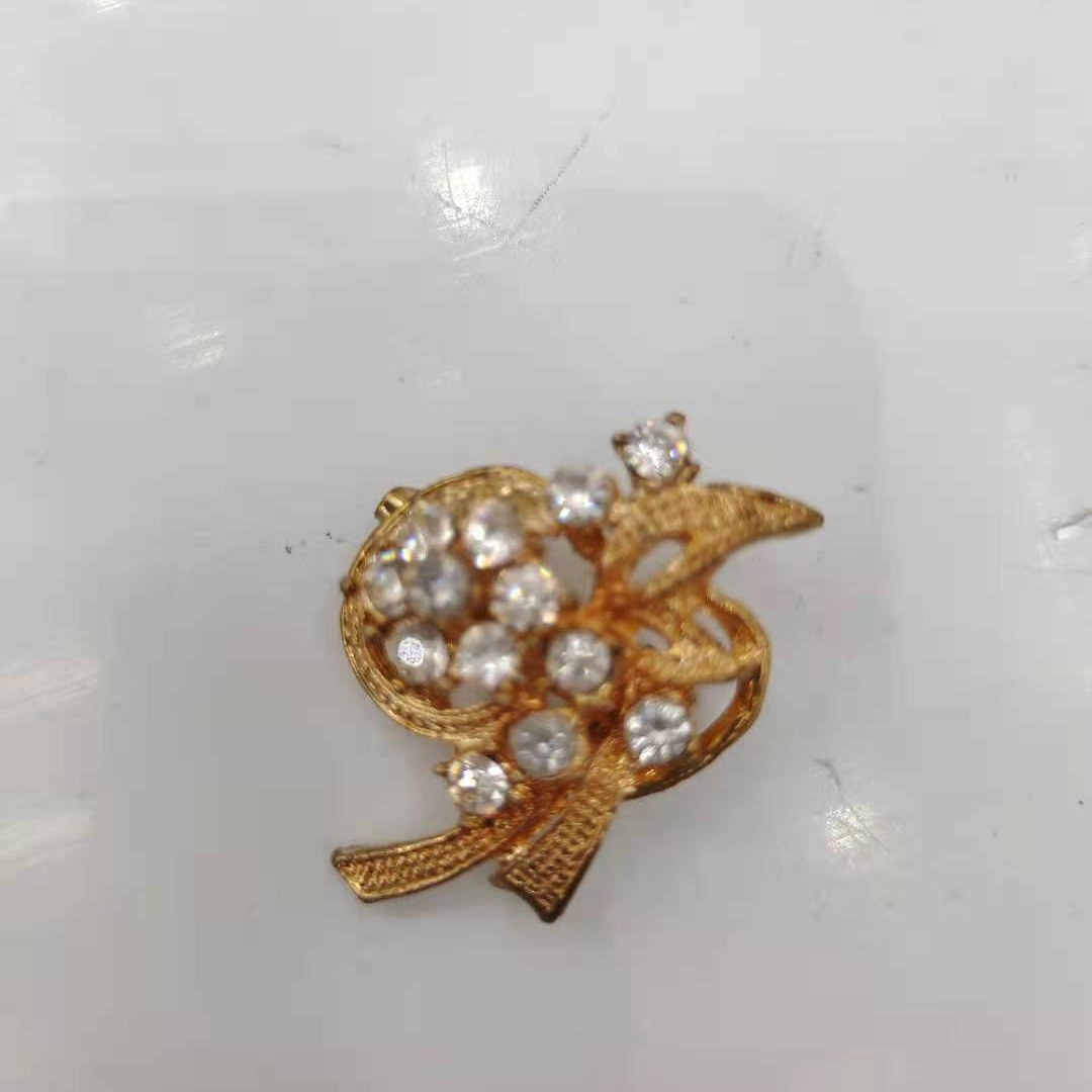Fashion pin 435