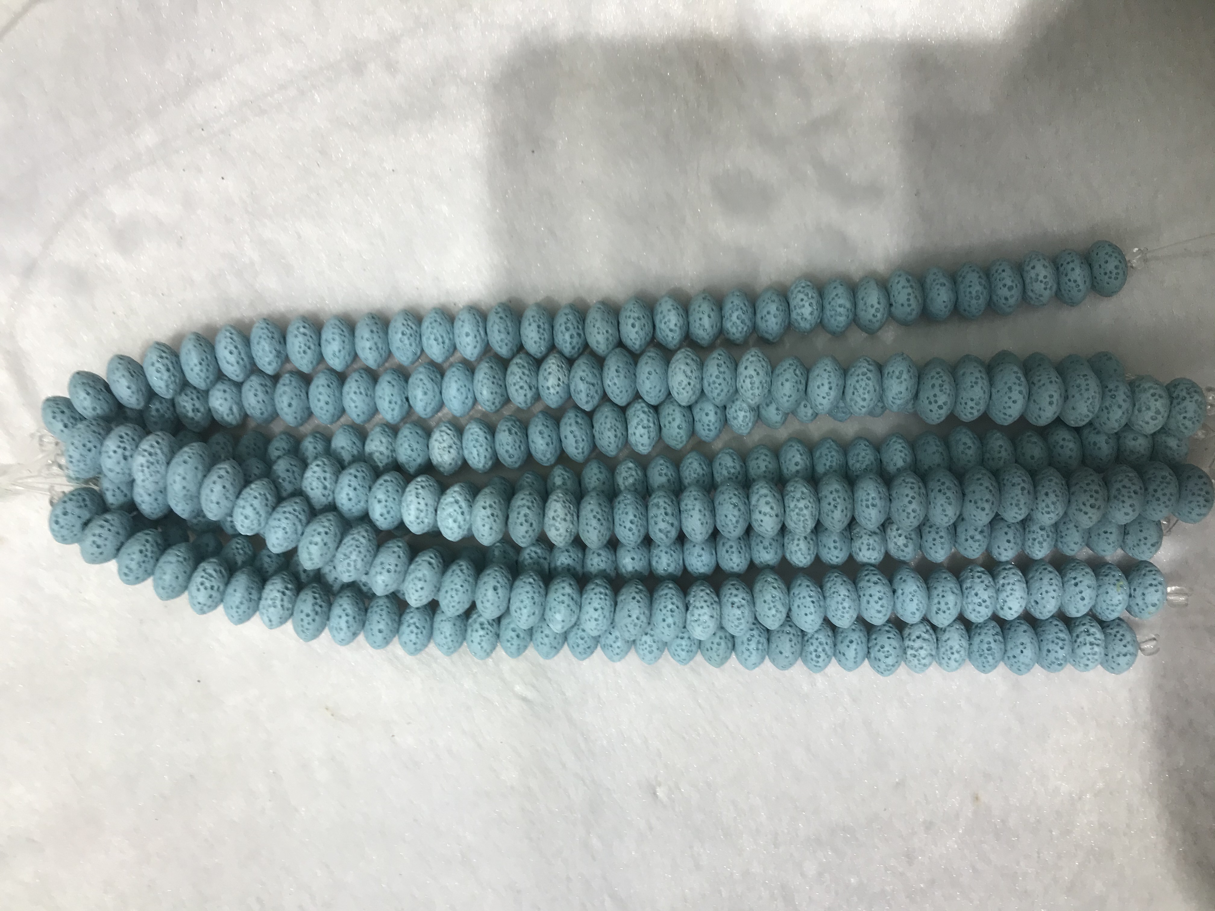 火山岩10mm车轮黄色白底实物图