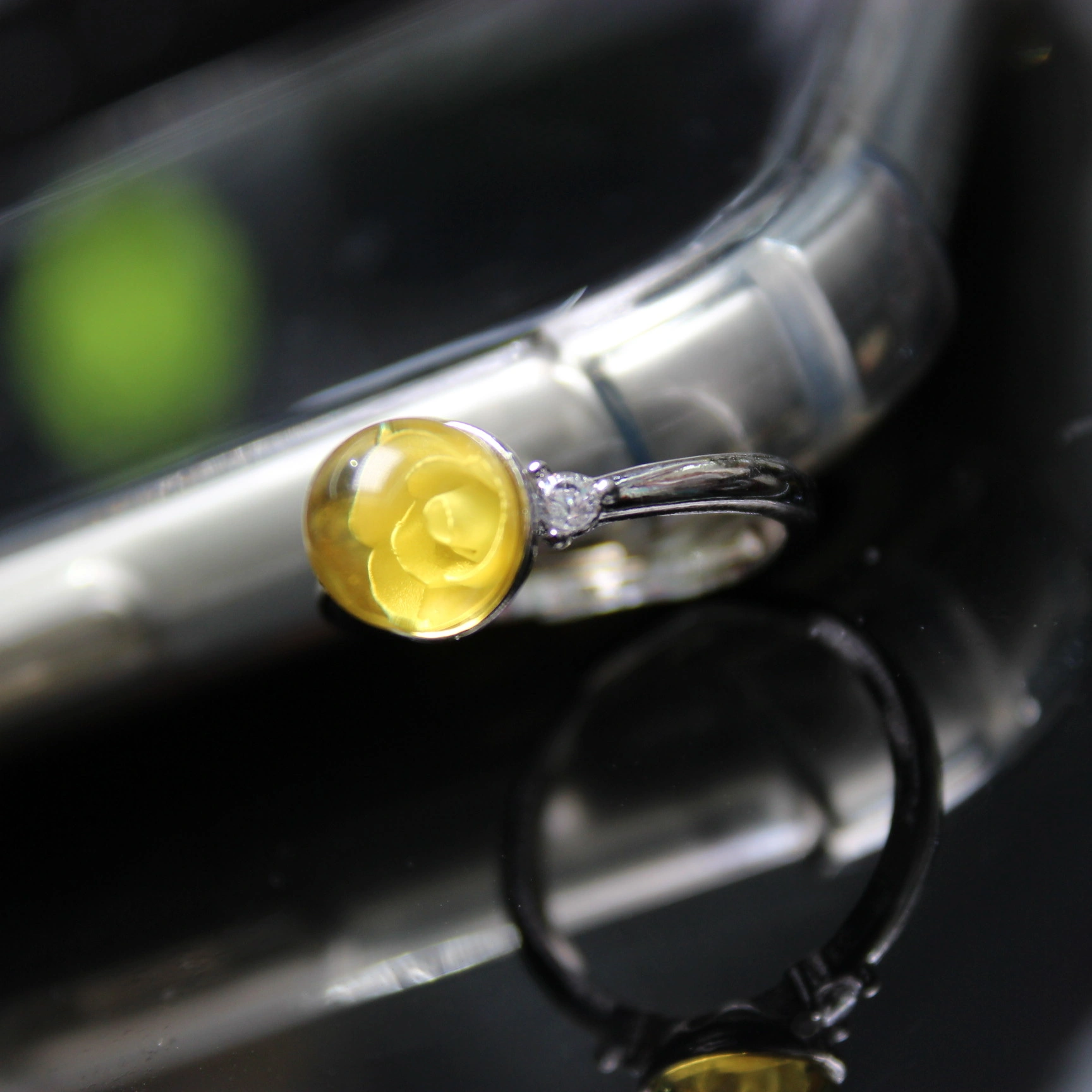 Original amber with inlaid rose petals - loose-fitting -8m diameter - silver-plated copper with color retention setting detail image 5