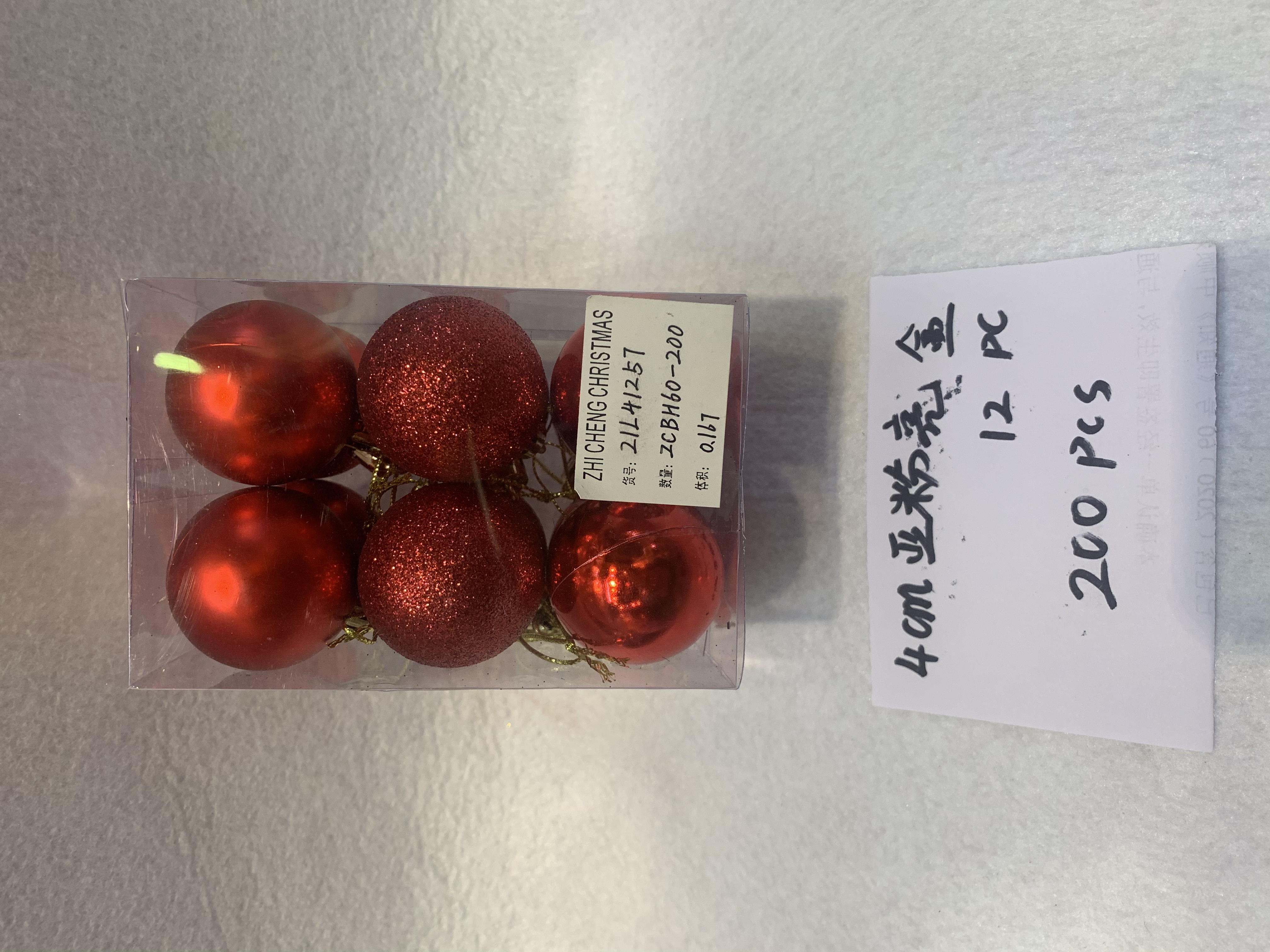 Christmas ball hanging decorations: 4CM matte pink bright red plastic balls, a box of ceiling Christmas balls, bright red balls, electroplated balls, Christmas tree festival hanging balls details Picture