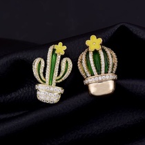 Korean crystal cactus brooch female lovely day tie suit collar pin ins tide high-grade pin anti-slip collar pin