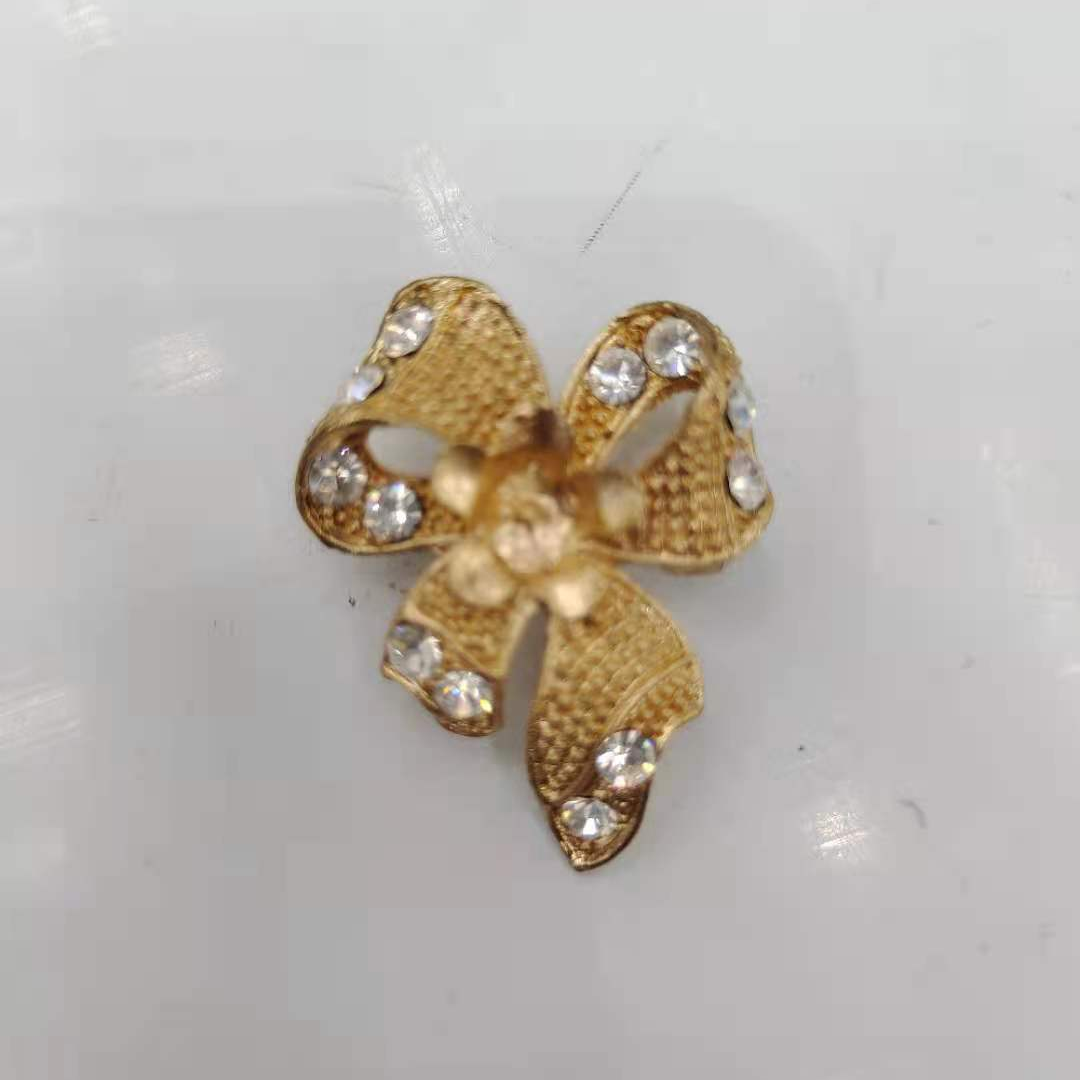 Fashion pin 441