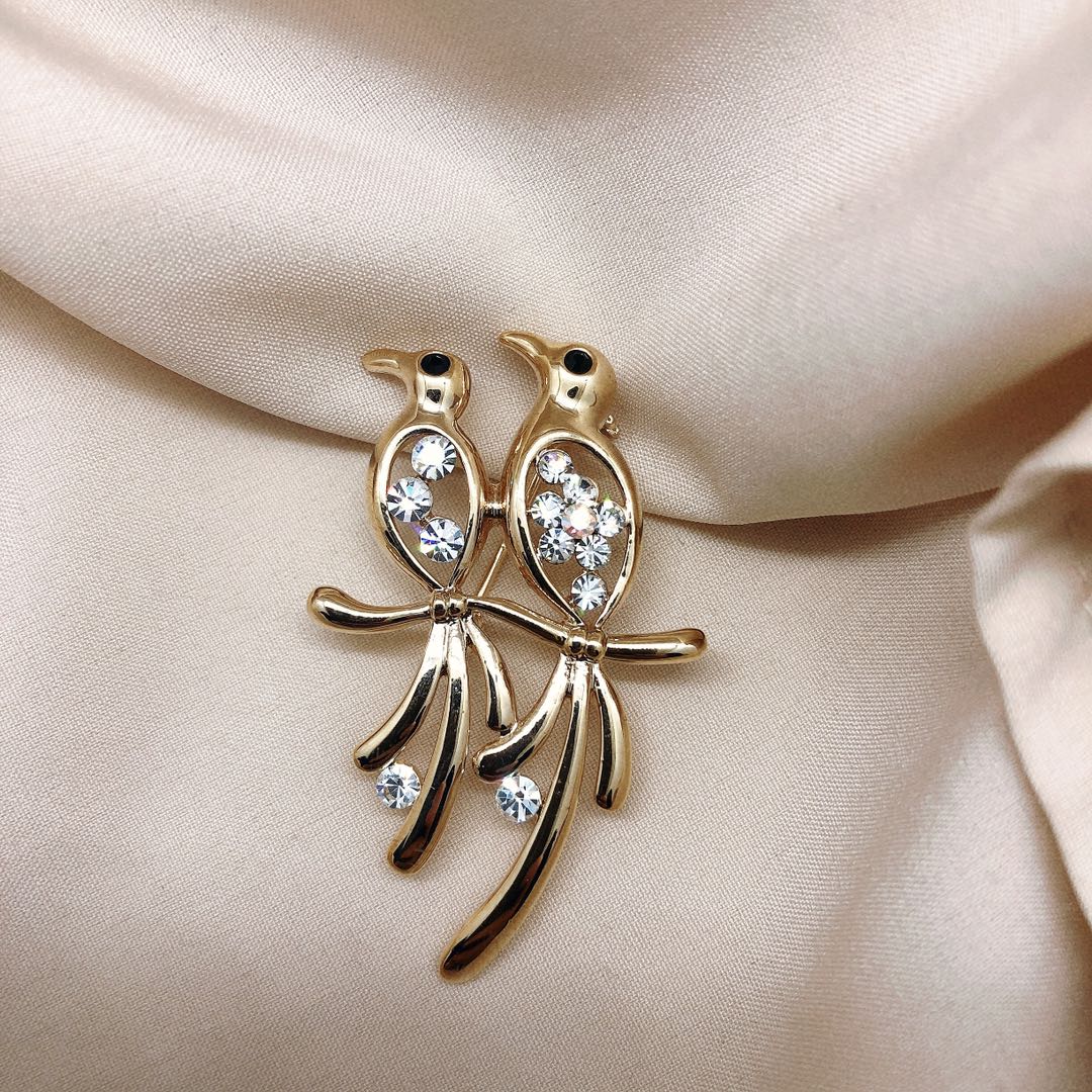 Double Bird Fashion with brooch coat accessories