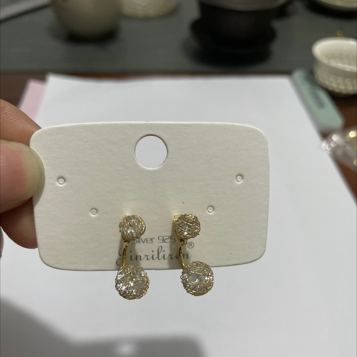 Today's beauty is petite, exquisite, elegant and stylish stud earrings Application Scenario