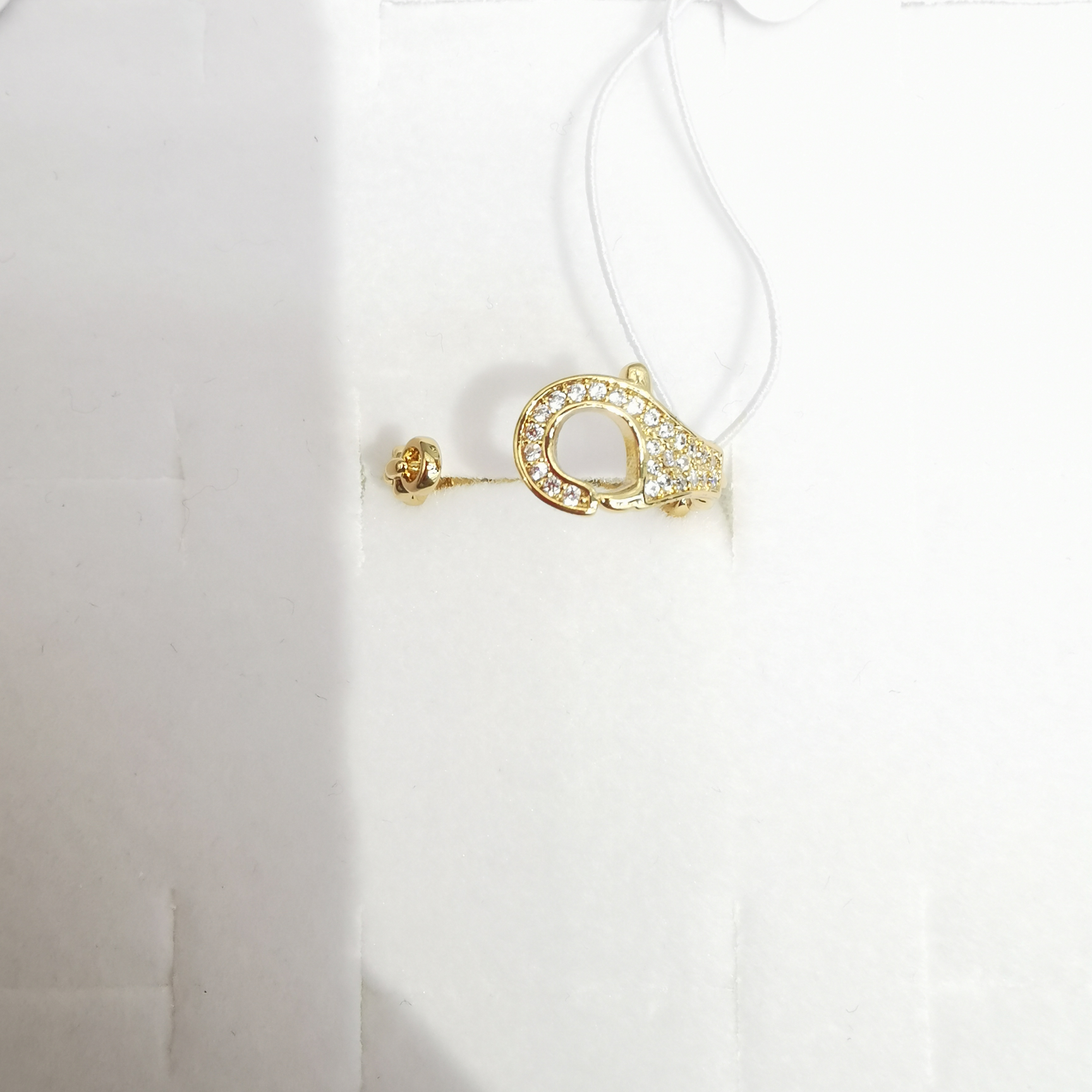 Lobster clasp sample ring explosion